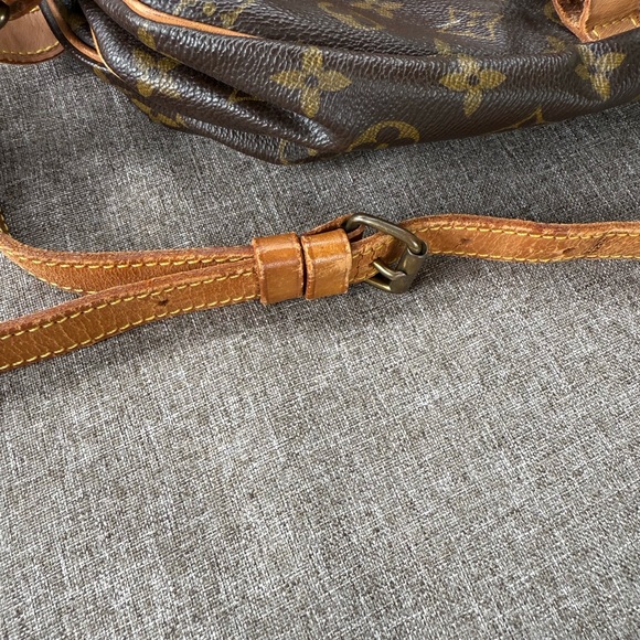 Authentic Louis Vuitton Tan and Brown Monogram Messenger Bag - Picture 11 of 16